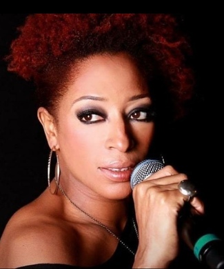 Ketch A Vibe 'Julie Dexter' Live in Concert