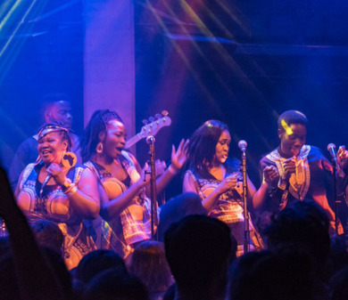 London African Gospel Choir Perform Graceland